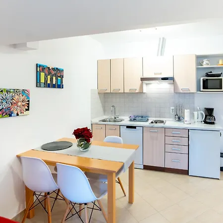 Pijaceta Apartment *